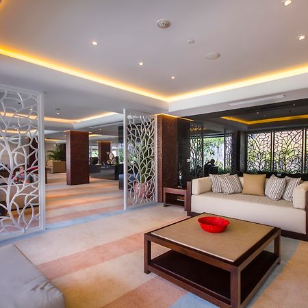 Double - Six, Luxury Hotel - Seminyak Eksteriør bilde The lobby of the hotel