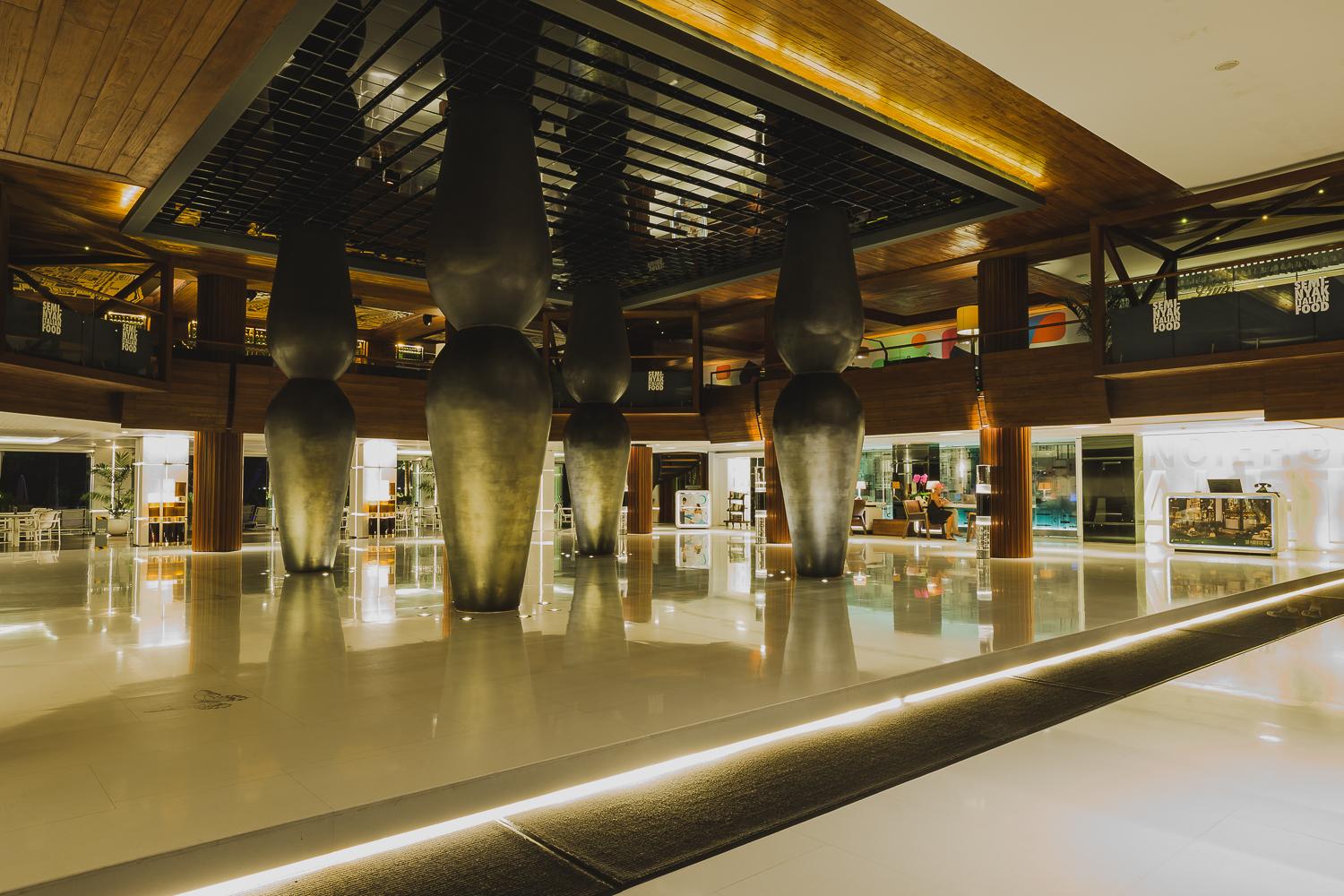 Double - Six, Luxury Hotel - Seminyak Eksteriør bilde The interior of the hotel