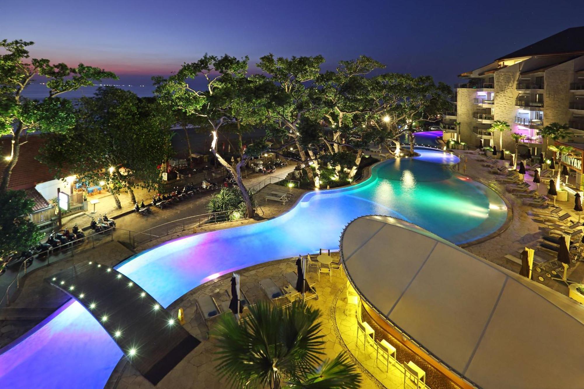 Double - Six, Luxury Hotel - Seminyak Eksteriør bilde The pool at the resort