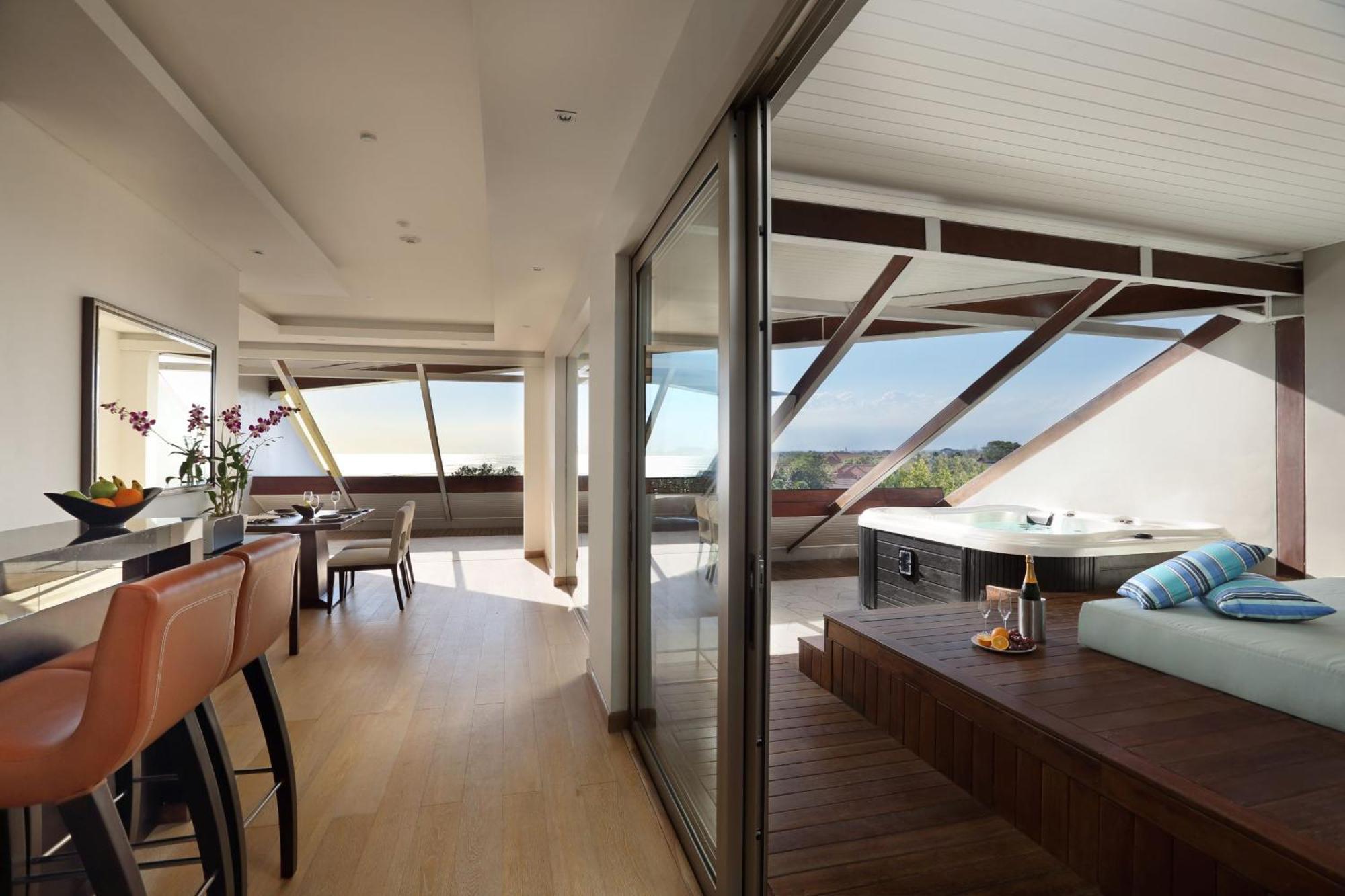 Double - Six, Luxury Hotel - Seminyak Eksteriør bilde Interior of a penthouse apartment