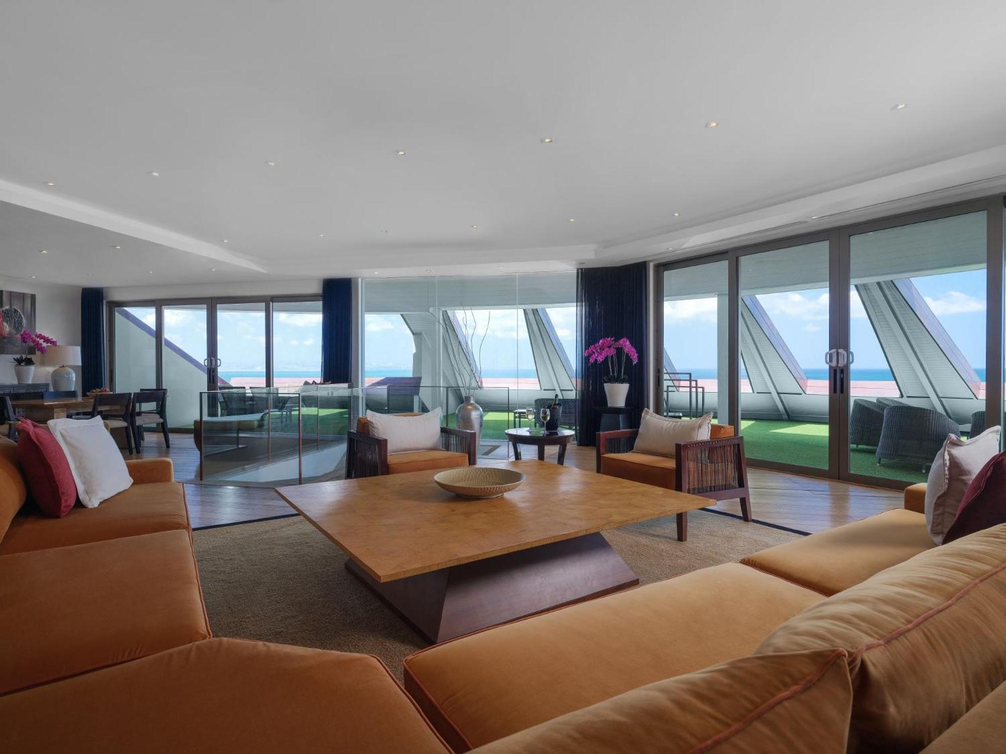 Double - Six, Luxury Hotel - Seminyak Eksteriør bilde The living room of a penthouse suite at the Mandarin Oriental, Munich